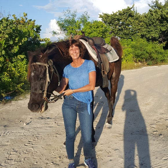 Meet your Posher, Nancy - Picture 2 of 2